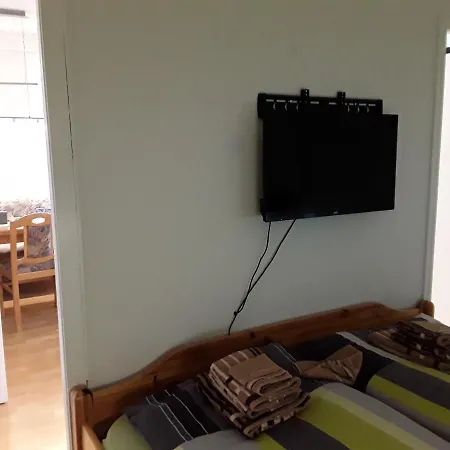 Kasing Mit Freiem Wlan Und Schwimmbad דירה